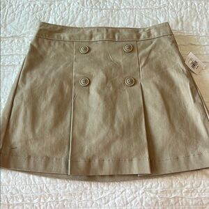 NWT. Girls Size 8. Old Navy. Classic Tan Buttoned Skort